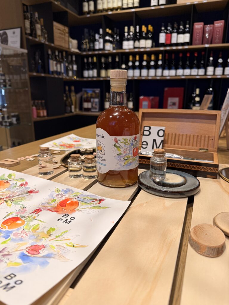 Personnalisation de bouteille Archie en aquarelle à Saint-Raphaël