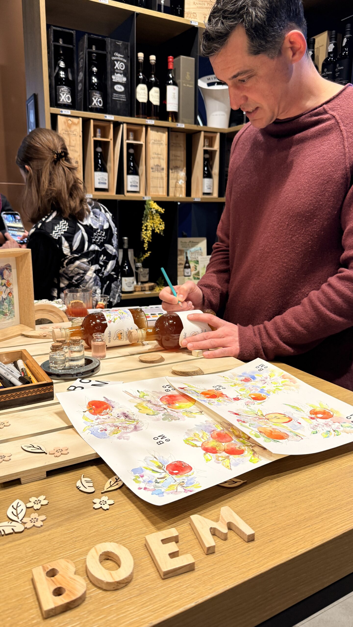 Peinture fine sur bouteille de cidre